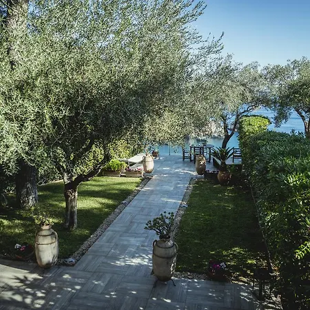 Isola Bella Villa *